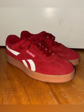 Reebok Forte Lounger Women's 9 Sneakers Red Suede Gum Sole Shoe